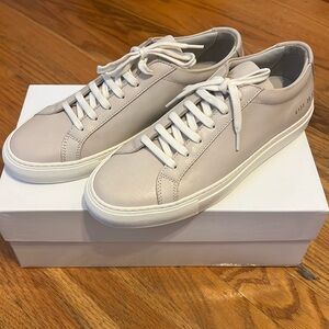 Woman by Common Projects 6123